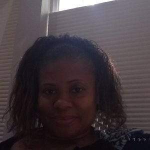 Meet your Posher, Simona